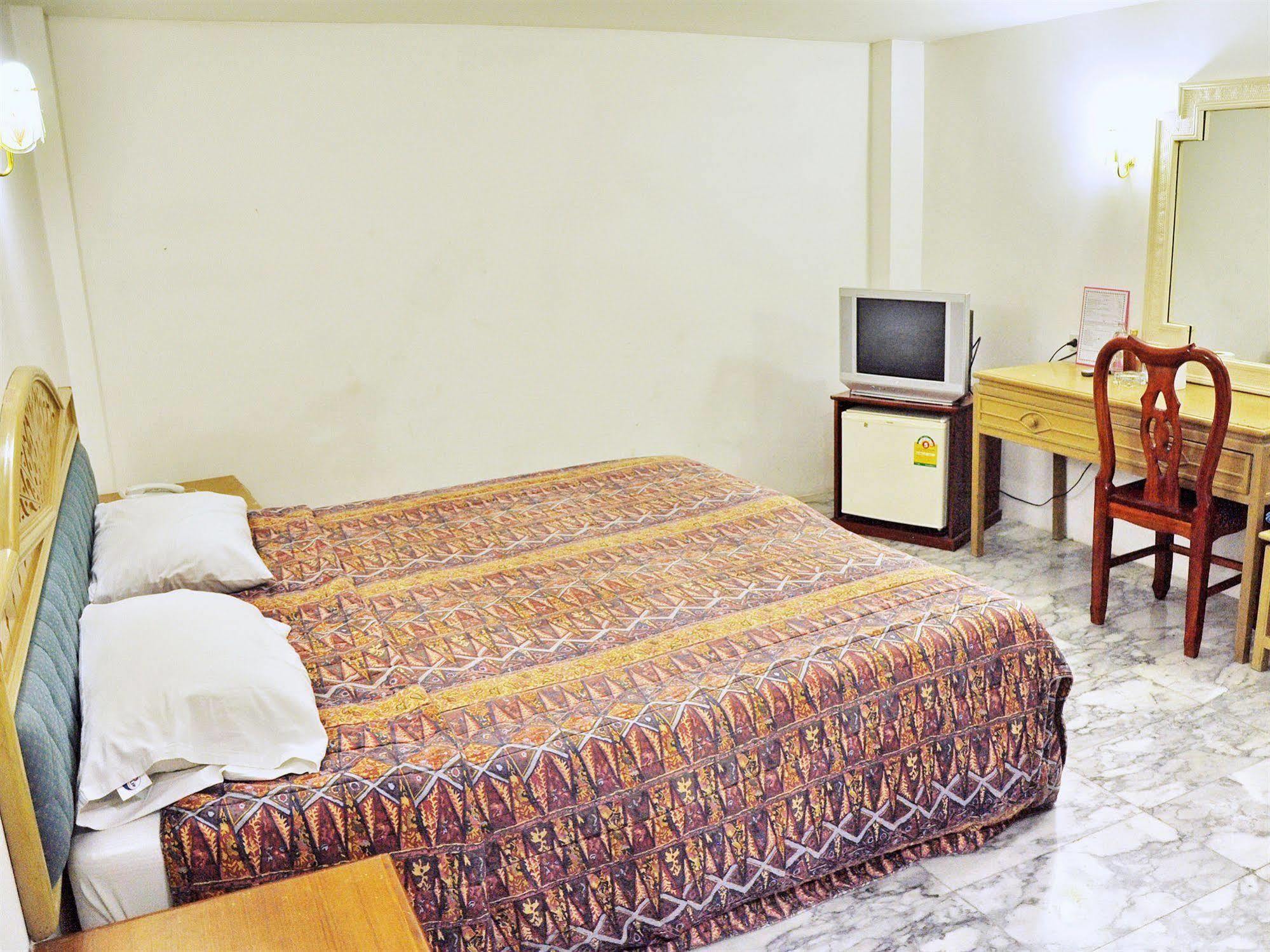 Highfive Guest House Pattaya Exterior foto